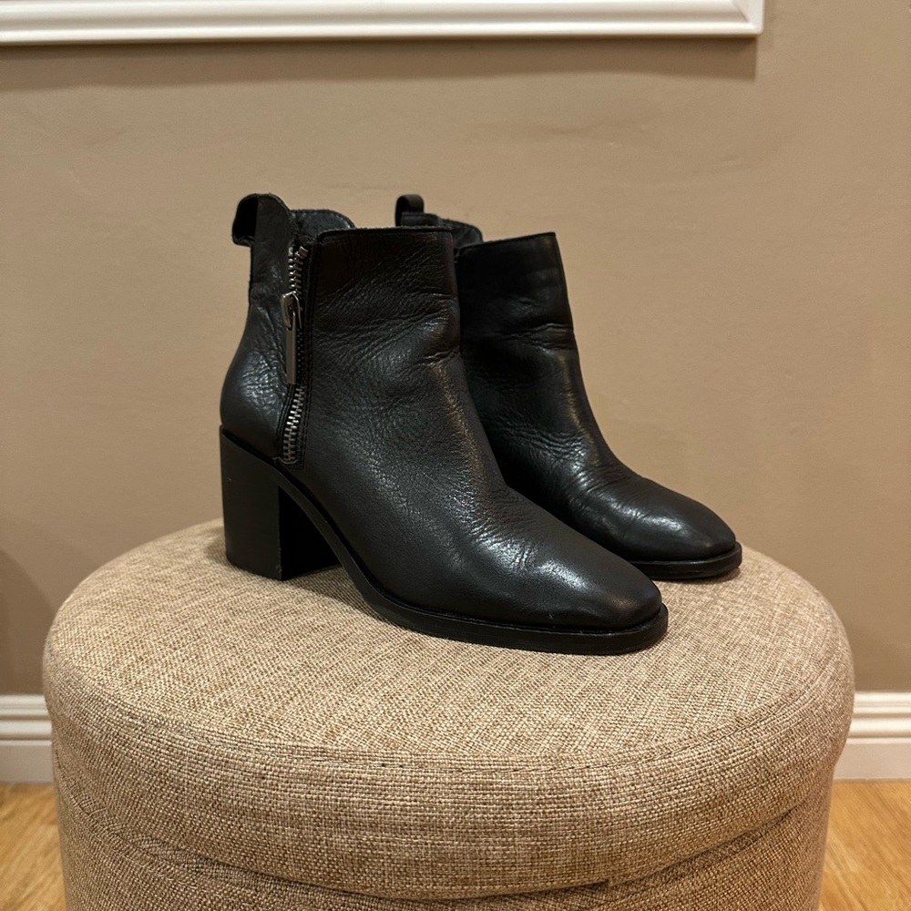 Lucky Brand Black Leather Ankle Booties